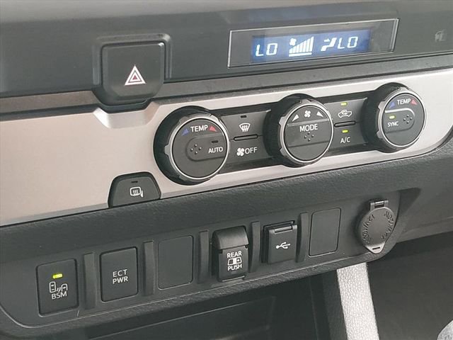 Used 2022 Toyota Tacoma SR5 w/ Technology Package RWD image 19