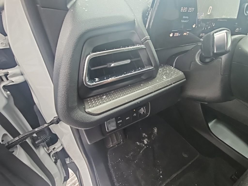 Certified 2025 Chevrolet Traverse LT image 26