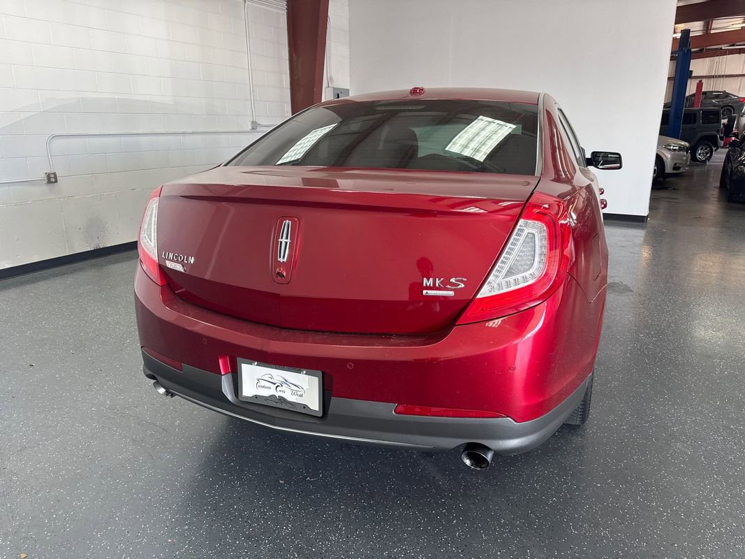 Used 2013 Lincoln MKS AWD image 4