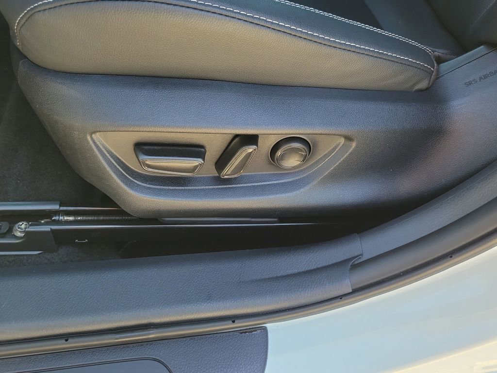 Used 2025 Toyota Camry SE image 11