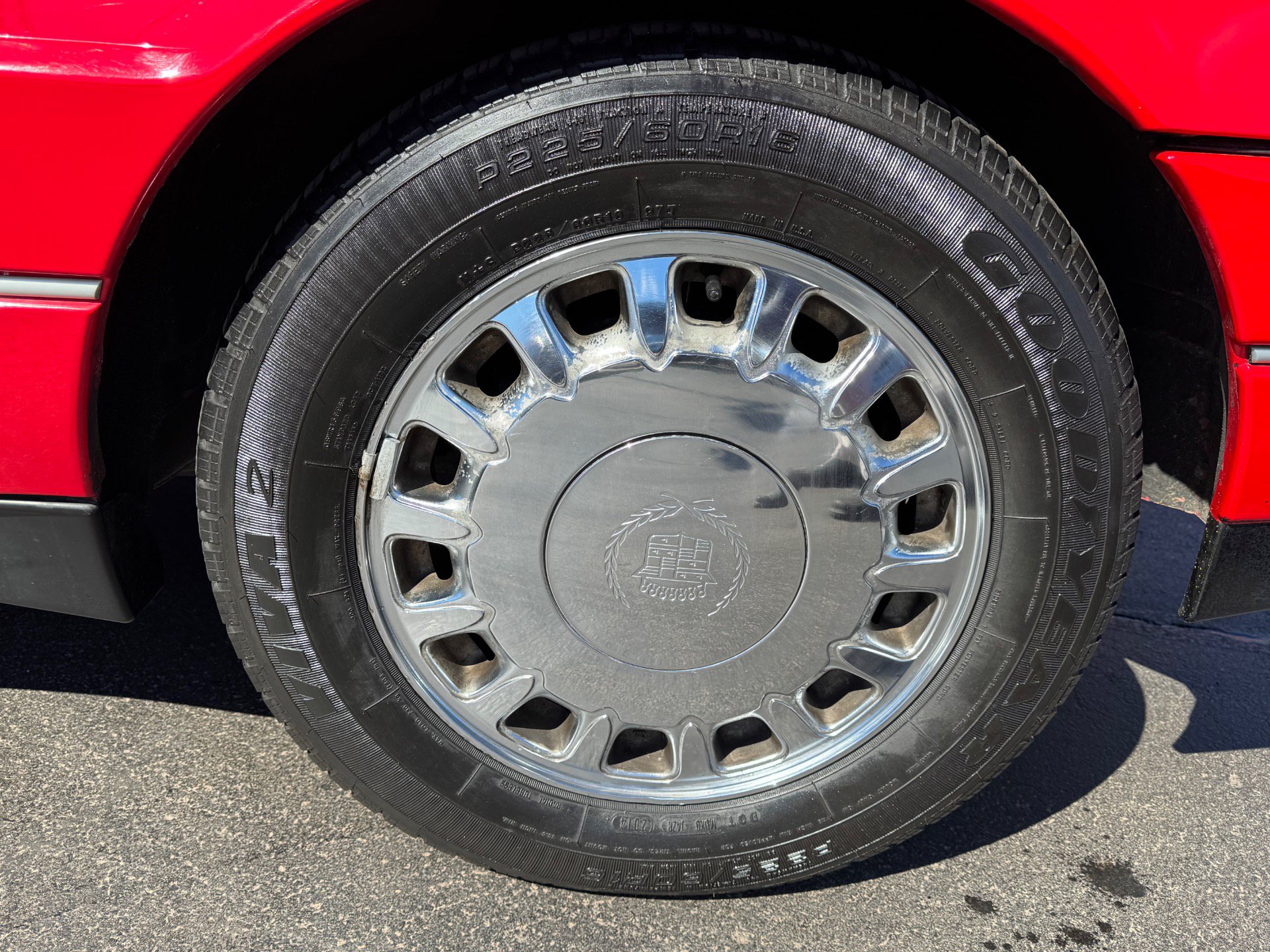 Used 1993 Cadillac Allante FWD image 31