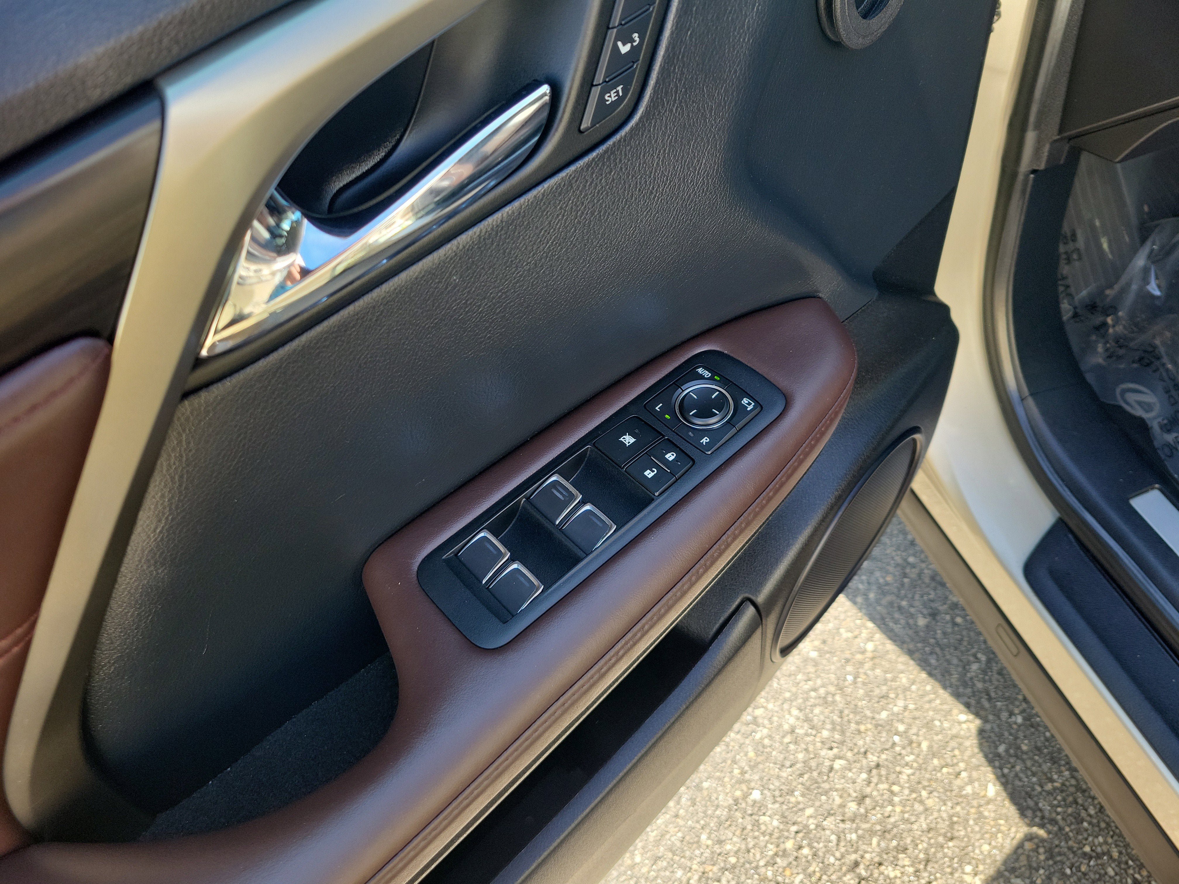 Used 2019 Lexus RX 350 FWD w/ Premium Package image 18