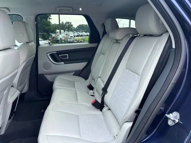 Used 2016 Land Rover Discovery Sport SE AWD/4WD image 21