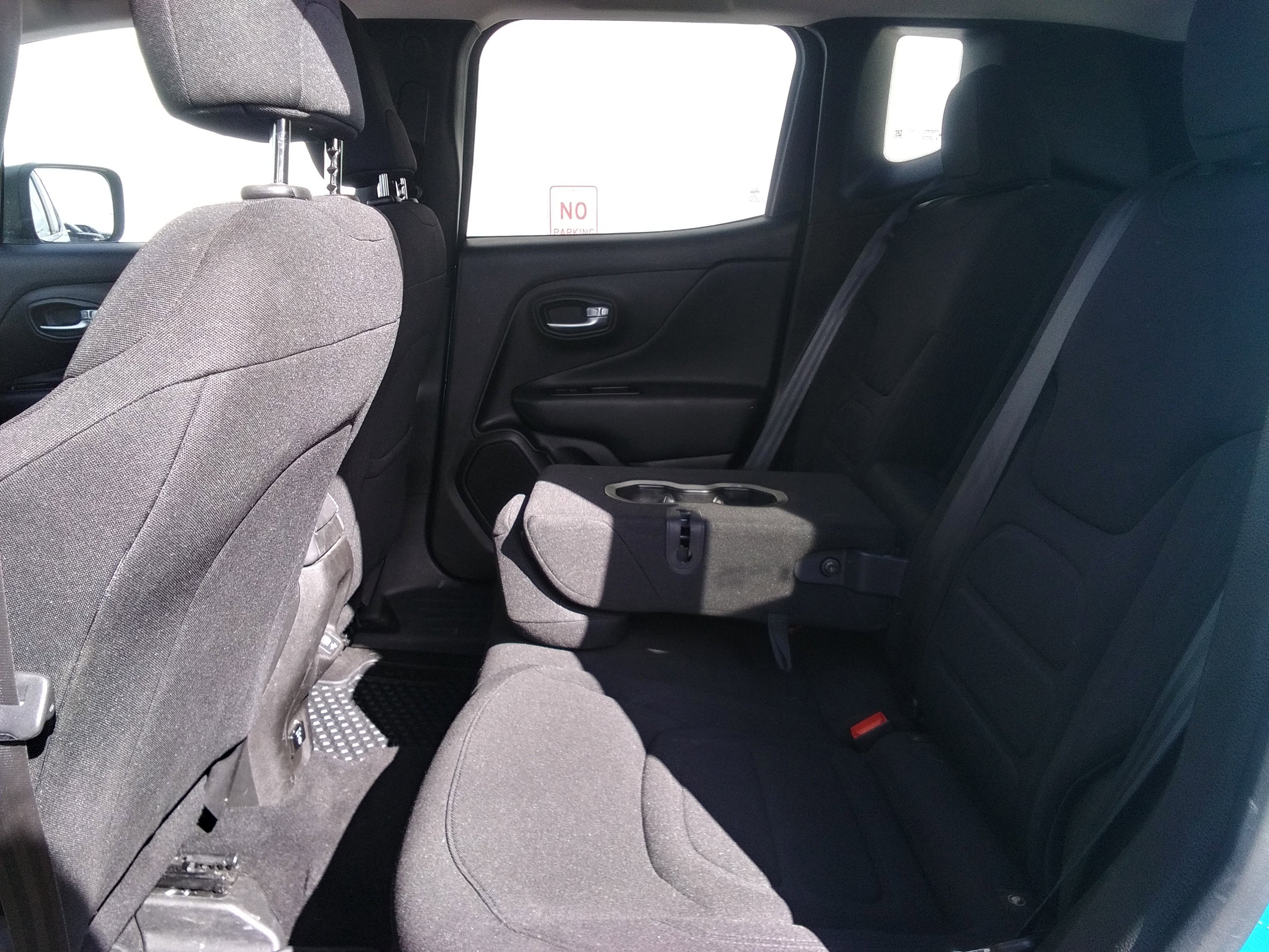 Used 2022 Jeep Renegade Latitude w/ Convenience Group AWD/4WD image 9
