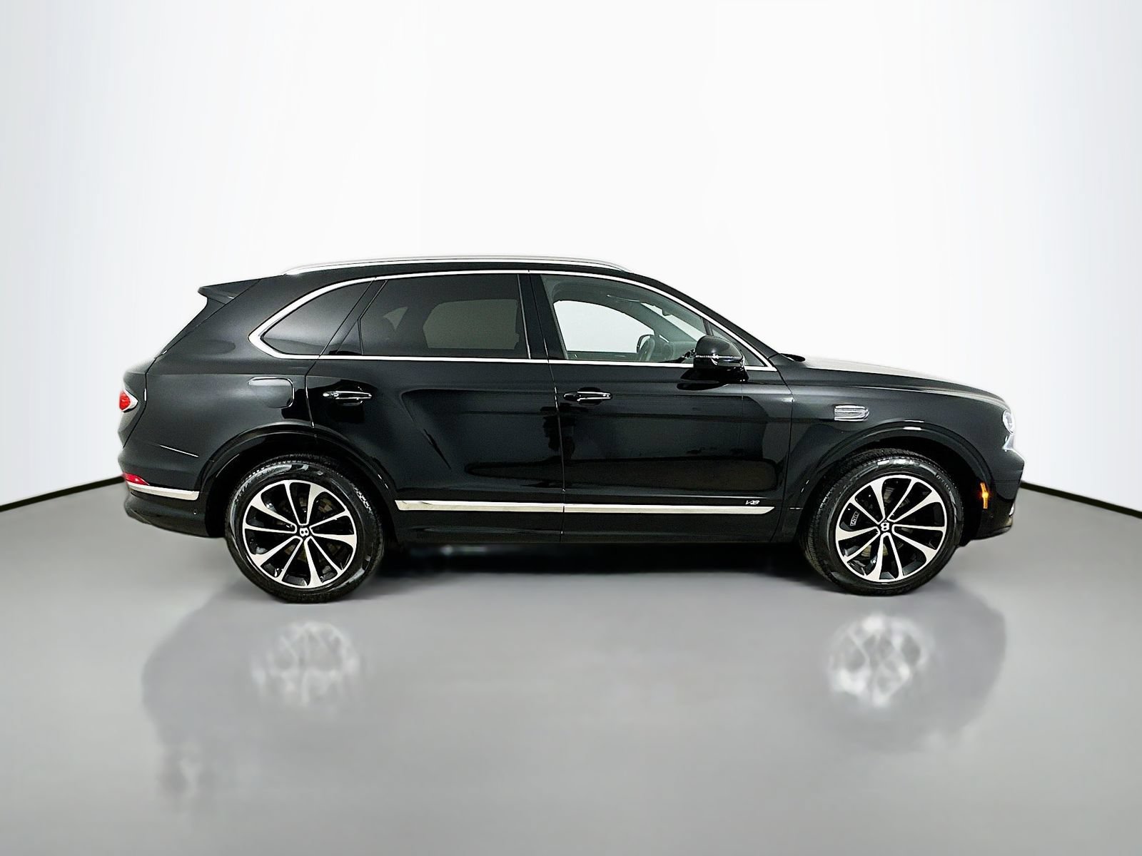 Used 2022 Bentley Bentayga AWD/4WD image 5