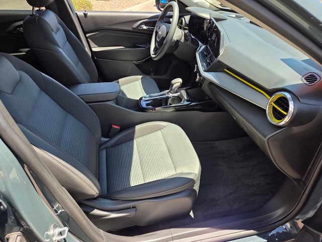 Certified 2025 Chevrolet Trax LT FWD image 15