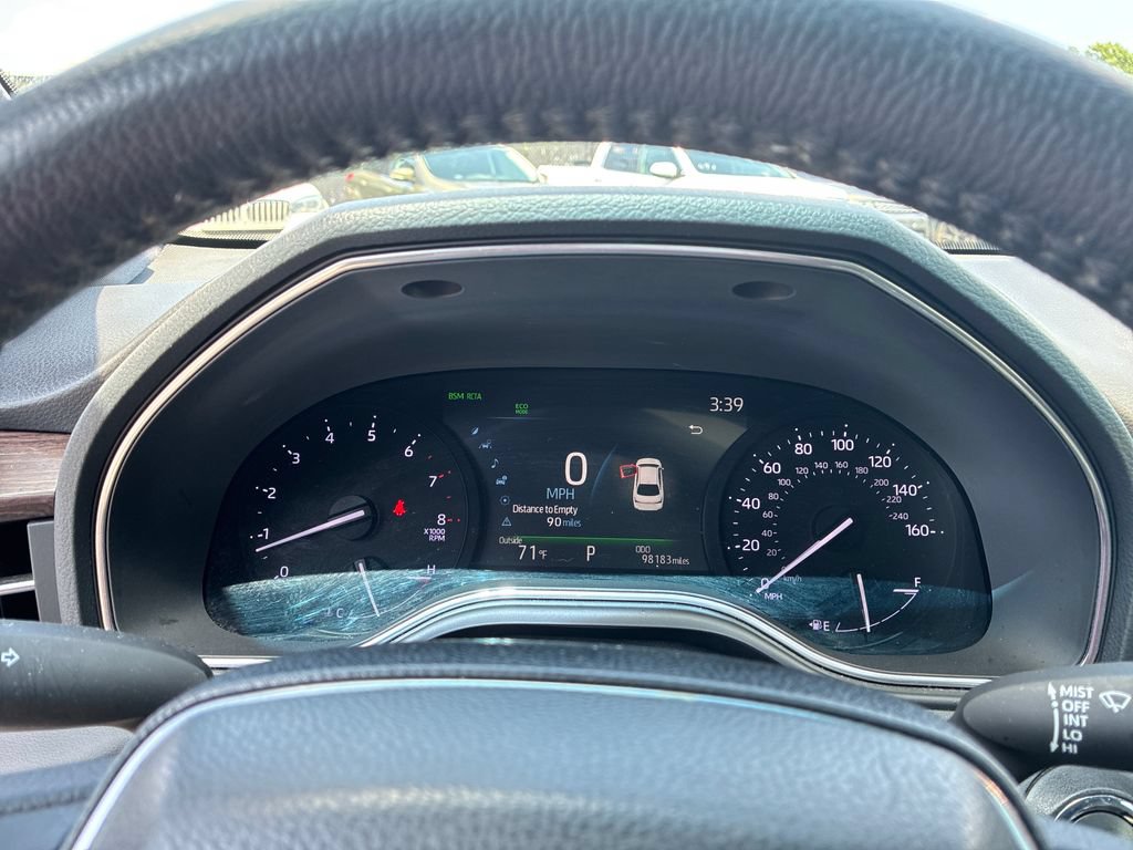 Used 2021 Toyota Avalon XLE w/ Moonroof Package FWD image 13