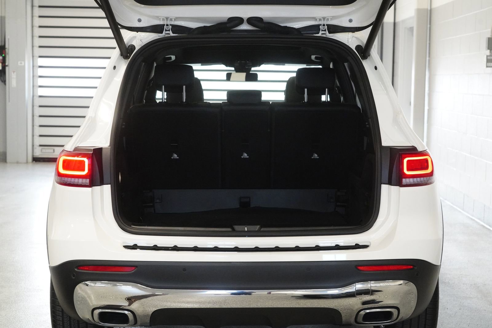 Used 2023 Mercedes-Benz GLB 250 4MATIC image 29