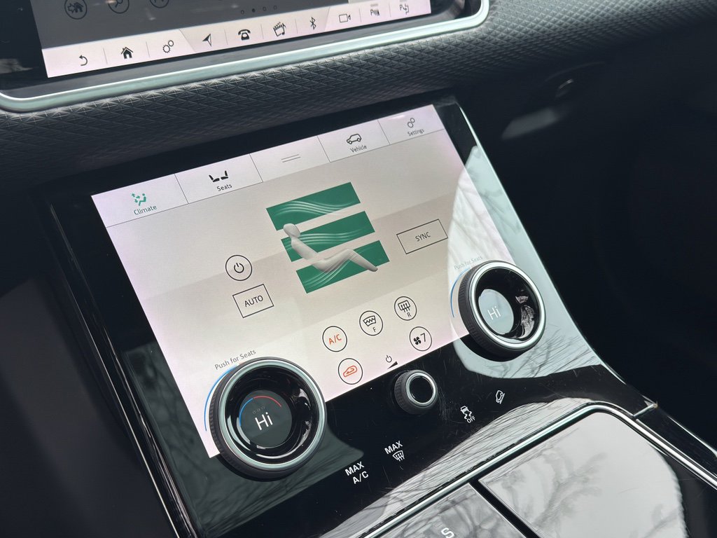 Used 2019 Land Rover Range Rover Velar R-Dynamic SE image 26