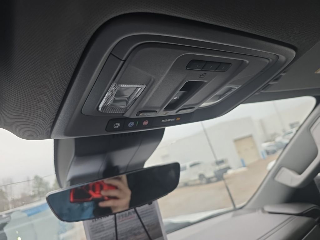 Used 2024 Chevrolet Silverado 2500 LTZ w/ LTZ Premium Package image 17