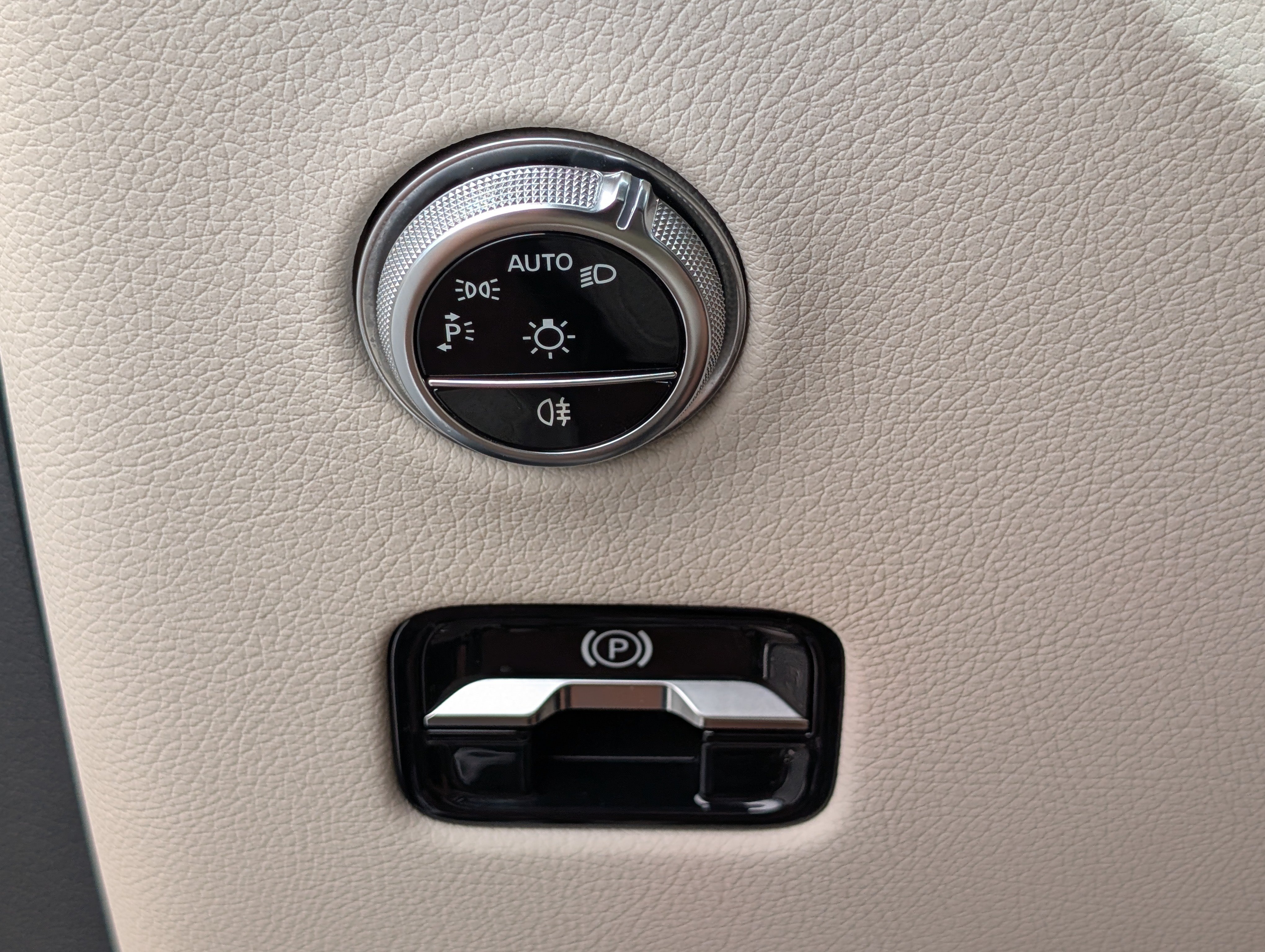Used 2023 Mercedes-Benz GLC 300 4MATIC image 23