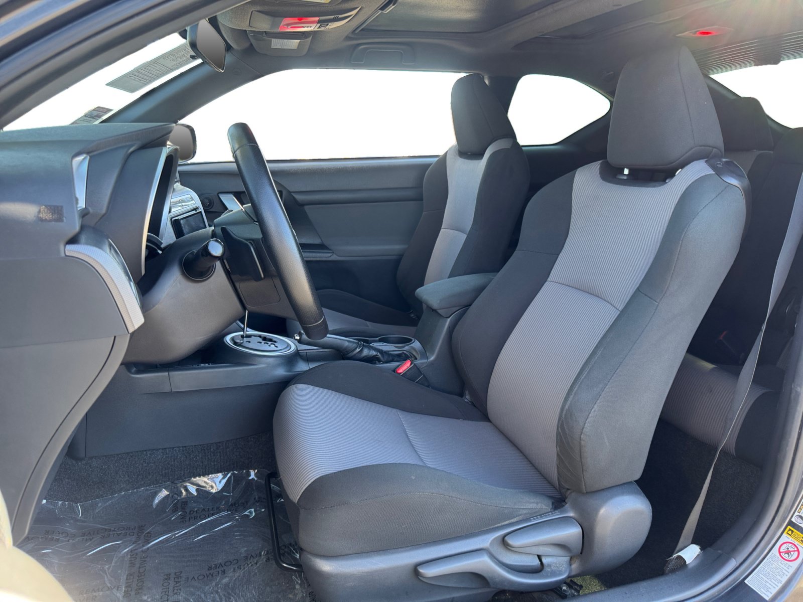 Used 2015 Scion tC FWD image 9