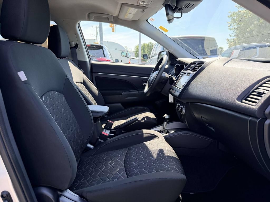 Used 2025 Mitsubishi Outlander Sport ES AWD/4WD image 9