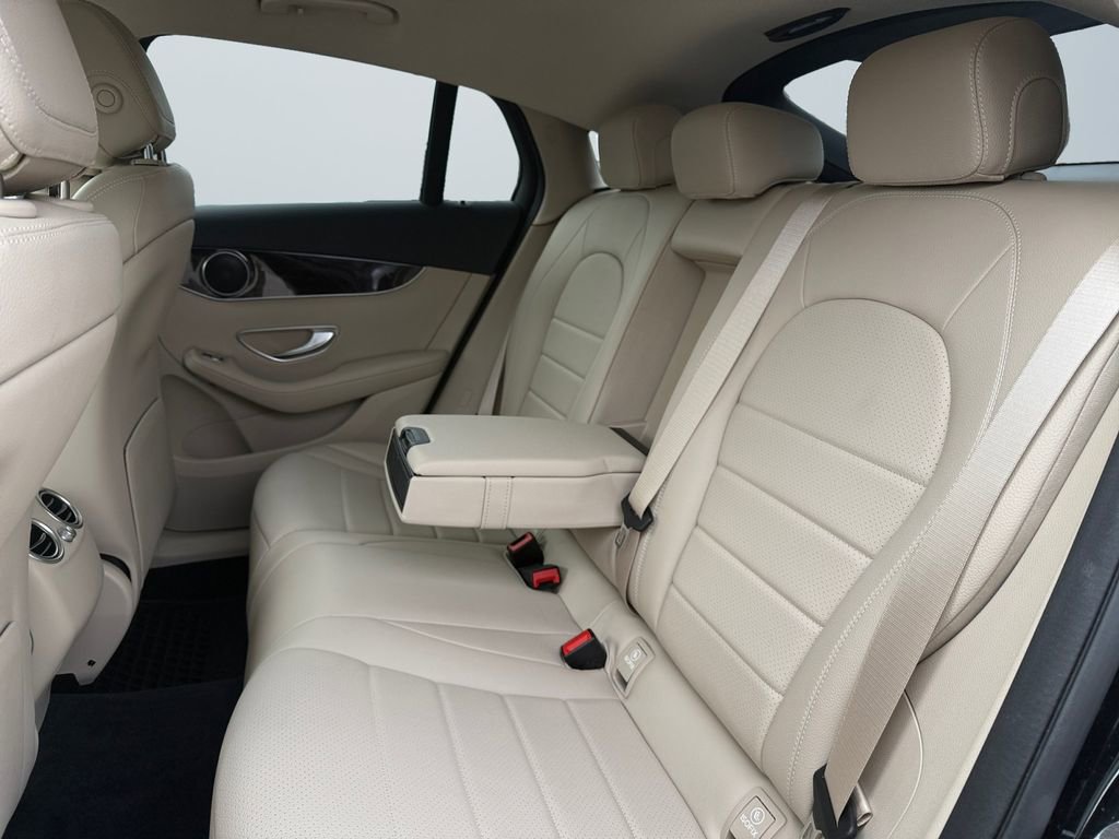 Used 2019 Mercedes-Benz GLC 300 4MATIC Coupe image 13