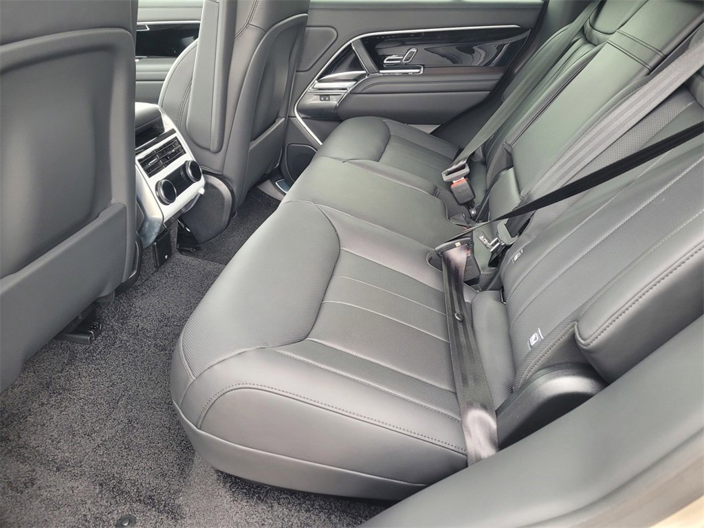 New 2025 Land Rover Range Rover SE image 7