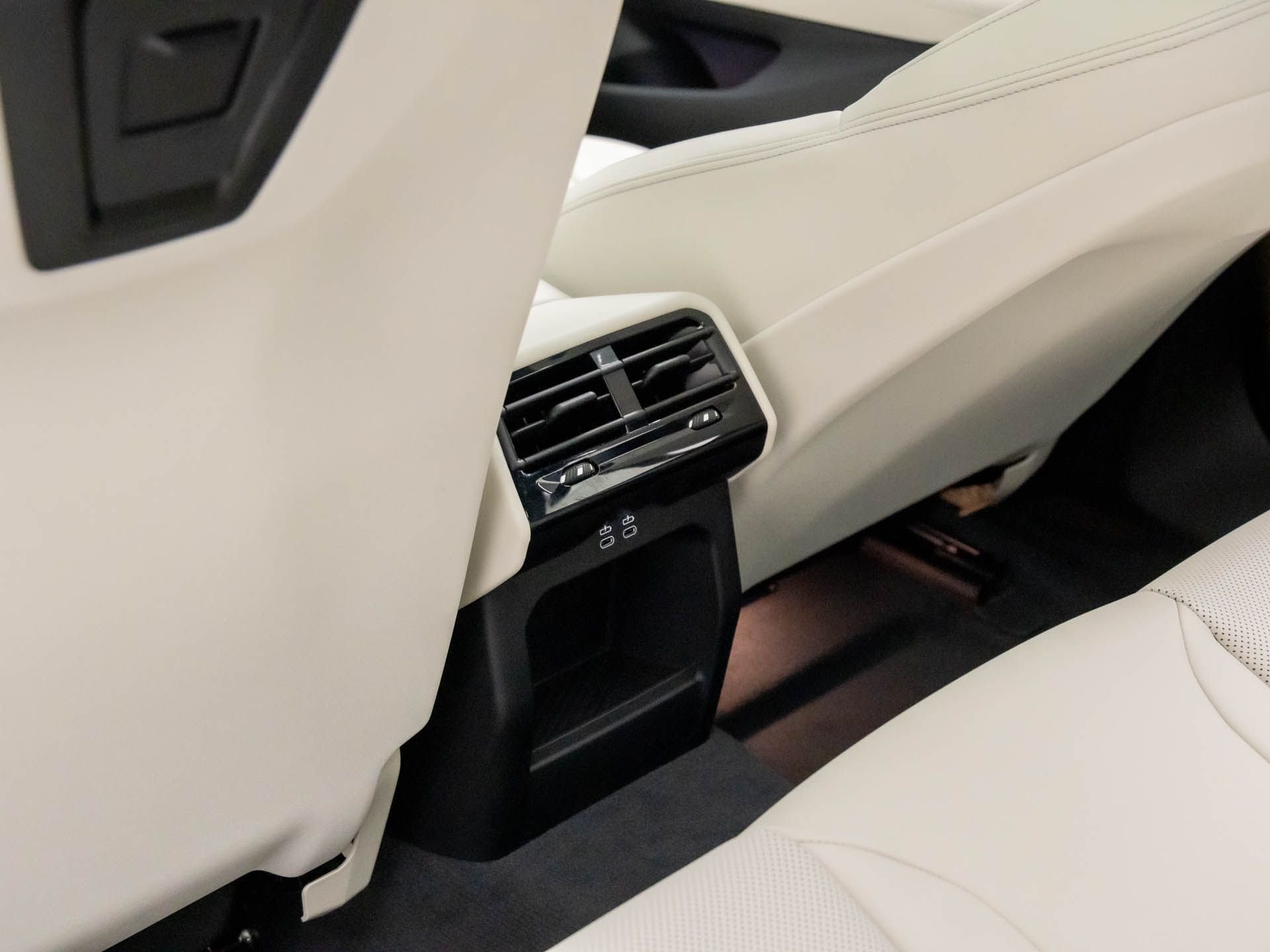 New 2026 BMW 530i xDrive AWD/4WD image 19