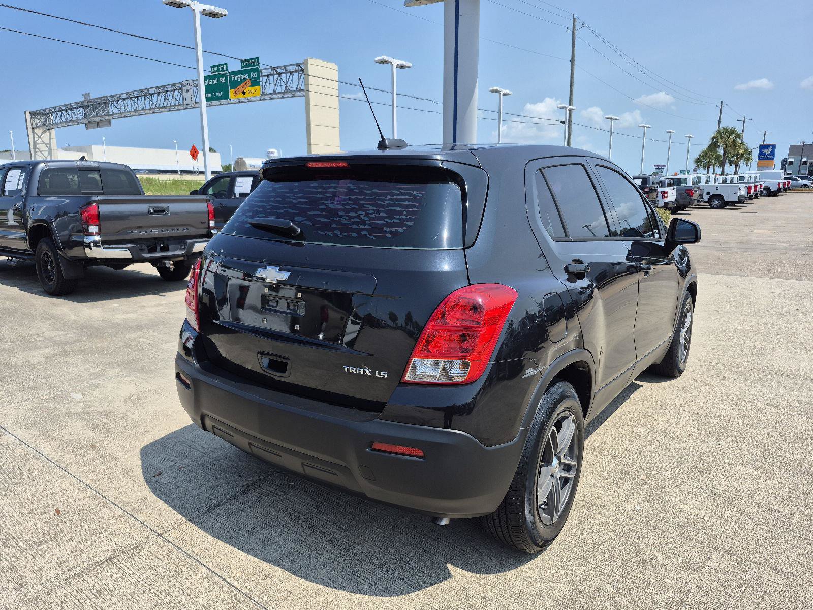 Used 2016 Chevrolet Trax LS w/ LPO, Cargo Package FWD image 11