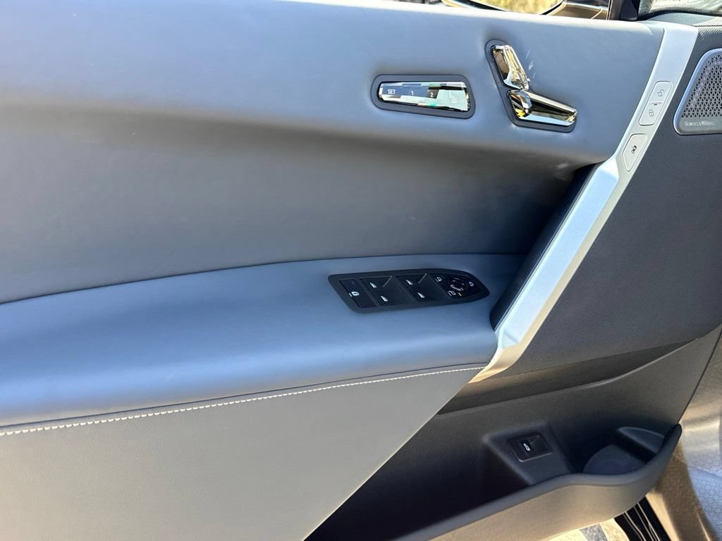 Used 2023 BMW iX M60 AWD/4WD image 19