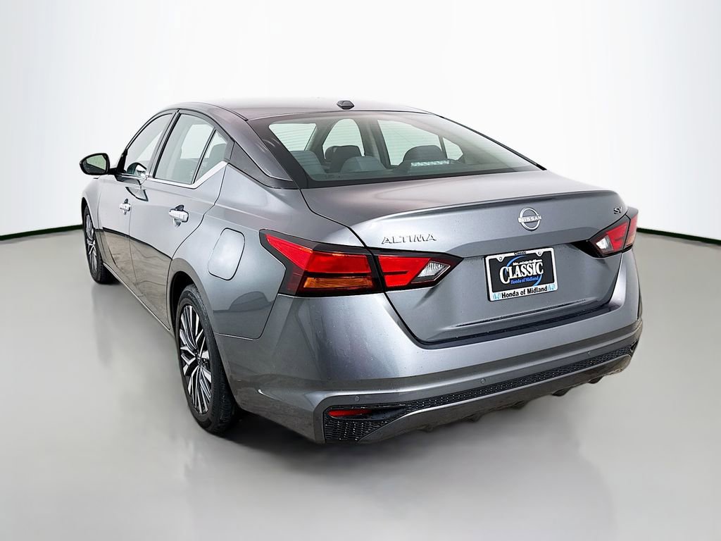 Used 2024 Nissan Altima 2.5 SV image 5