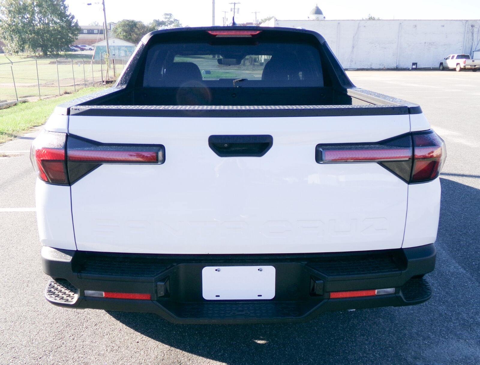 Used 2025 Hyundai Santa Cruz SEL FWD image 4