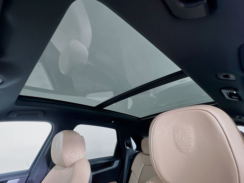 New 2026 Porsche Cayenne image 14