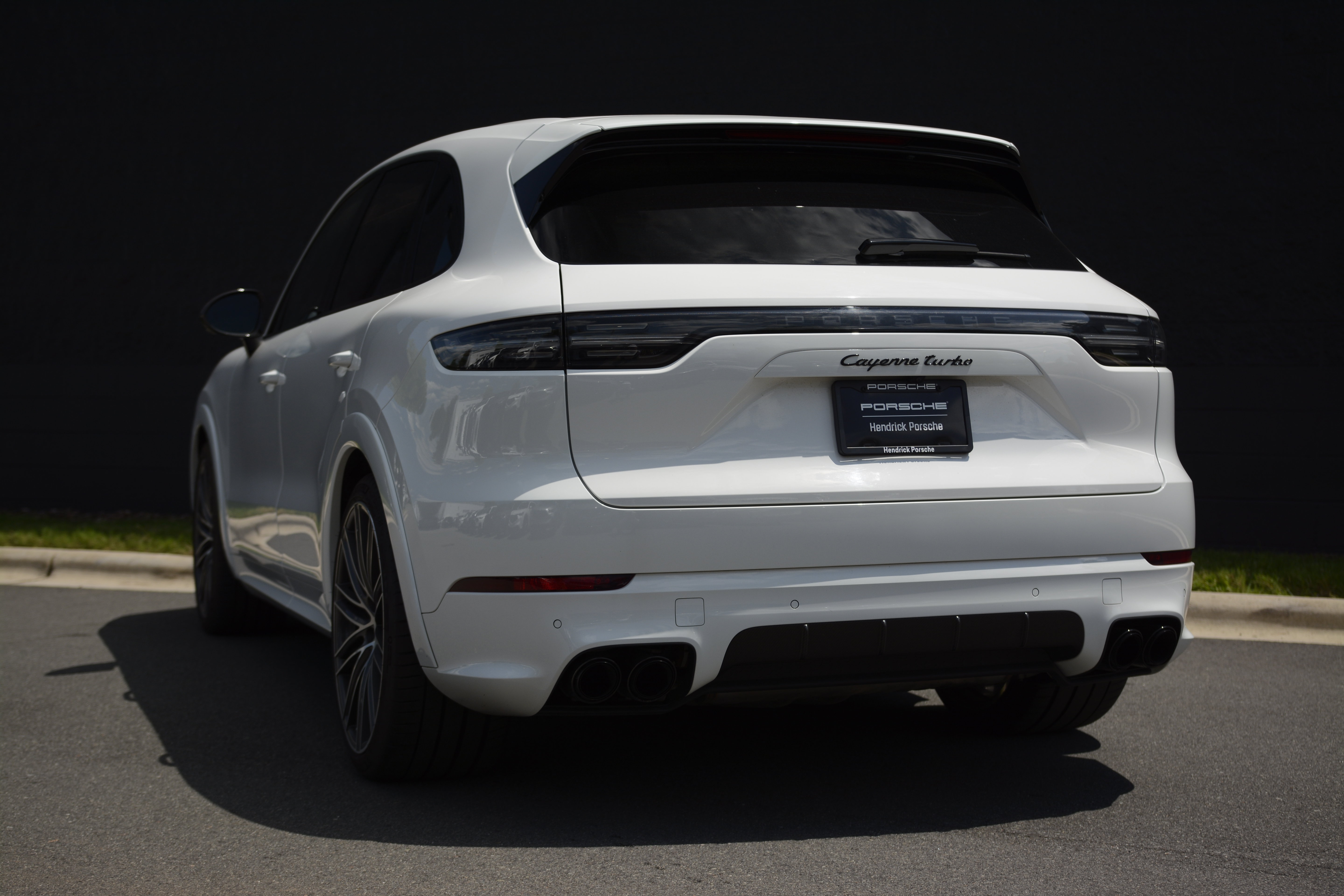 Certified 2023 Porsche Cayenne Turbo AWD/4WD image 3