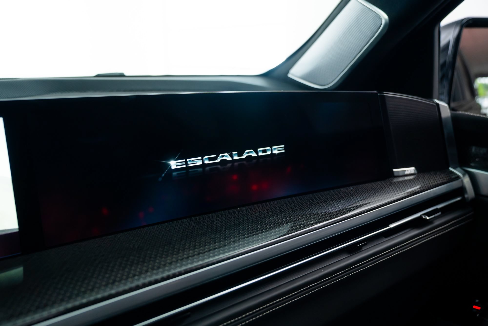 Used 2025 Cadillac Escalade ESV V AWD/4WD image 13