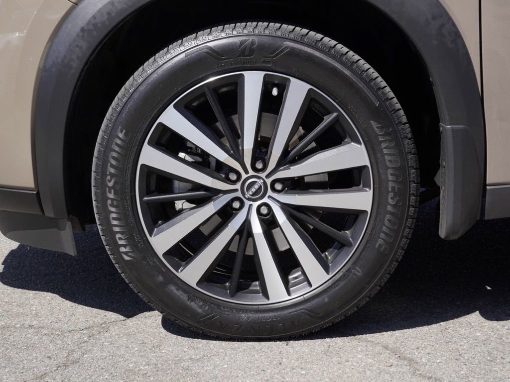 Certified 2023 Nissan Pathfinder Platinum w/ Cargo Package FWD image 7