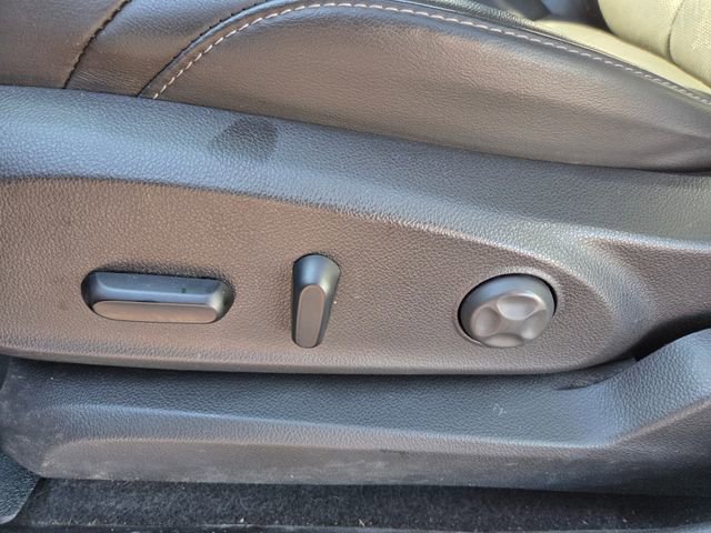 Used 2020 Buick Envision Essence AWD/4WD image 16