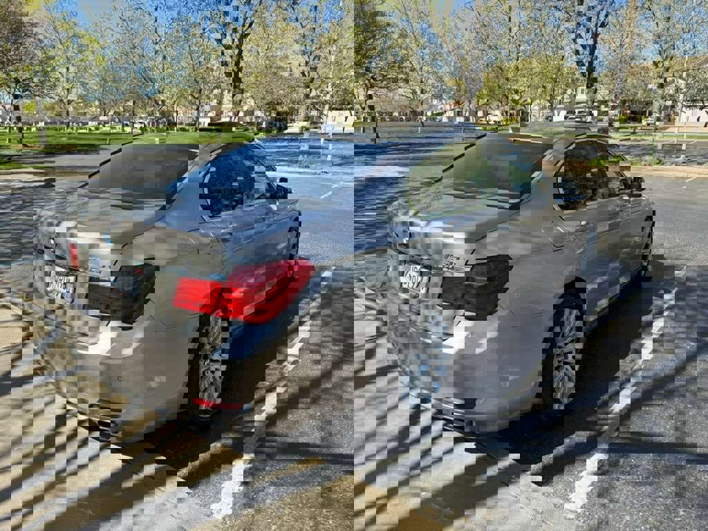 Used 2012 BMW 750i image 5