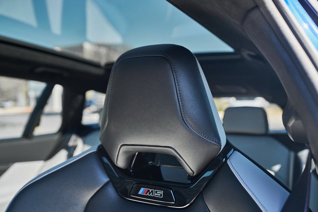 Used 2025 BMW M5 Touring image 43