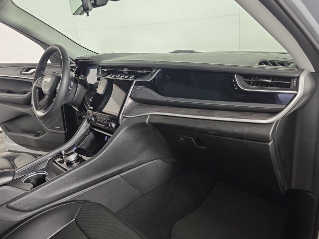 Used 2023 Jeep Grand Cherokee 30th Anniversary AWD/4WD image 29