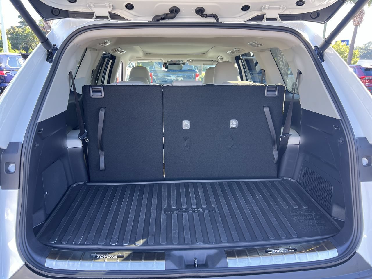 Used 2026 Toyota Grand Highlander AWD image 34