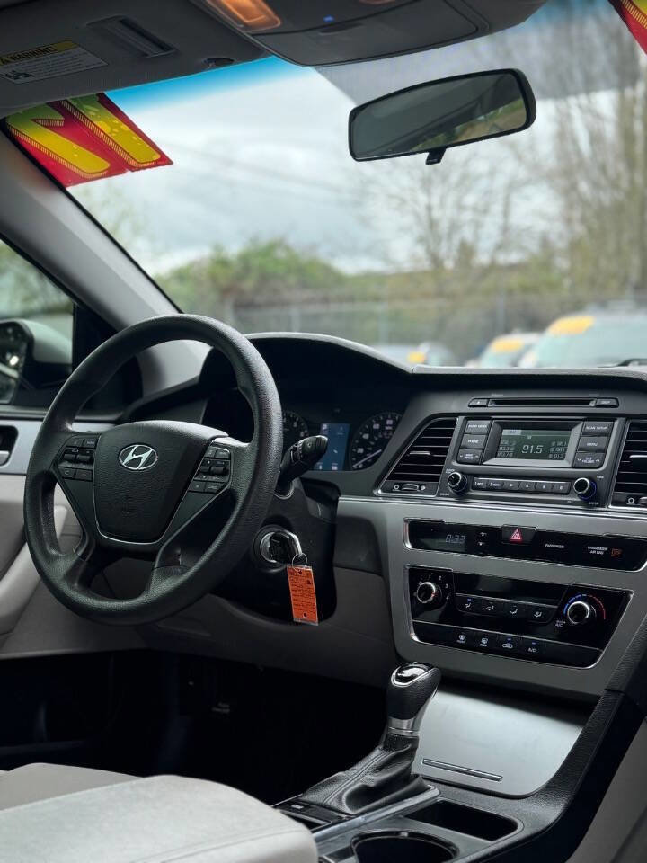 Used 2017 Hyundai Sonata SE image 3
