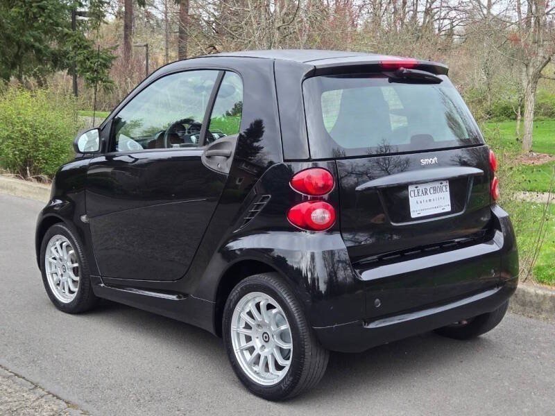 Used 2012 smart fortwo passion RWD image 2