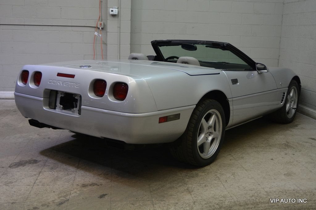 Used 1996 Chevrolet Corvette Convertible RWD image 4