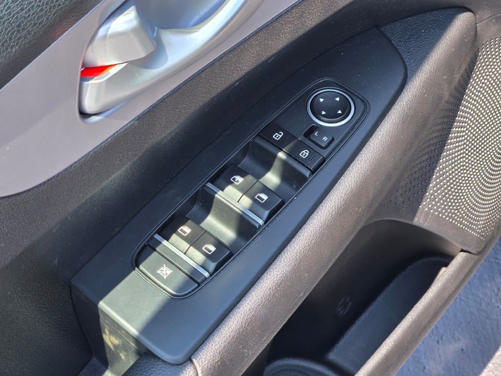Used 2024 Kia Forte LXS FWD image 16