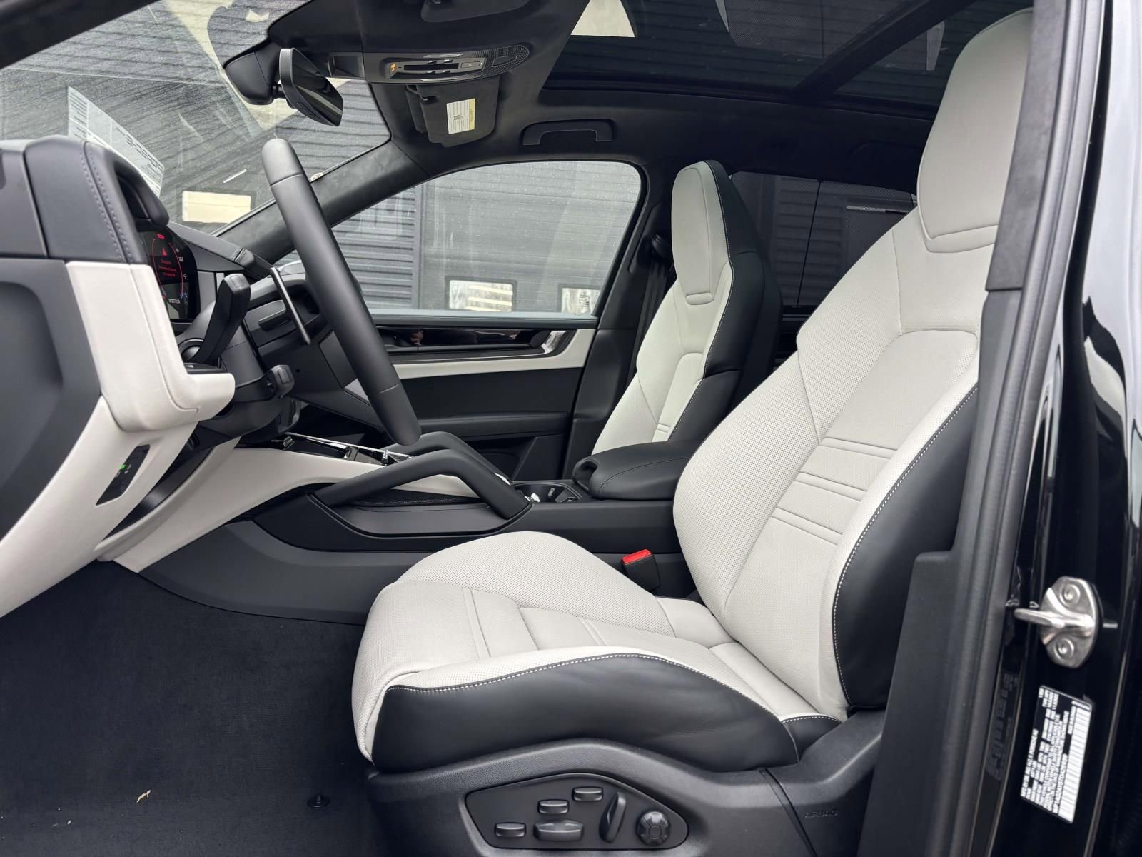 New 2026 Porsche Cayenne GTS image 16
