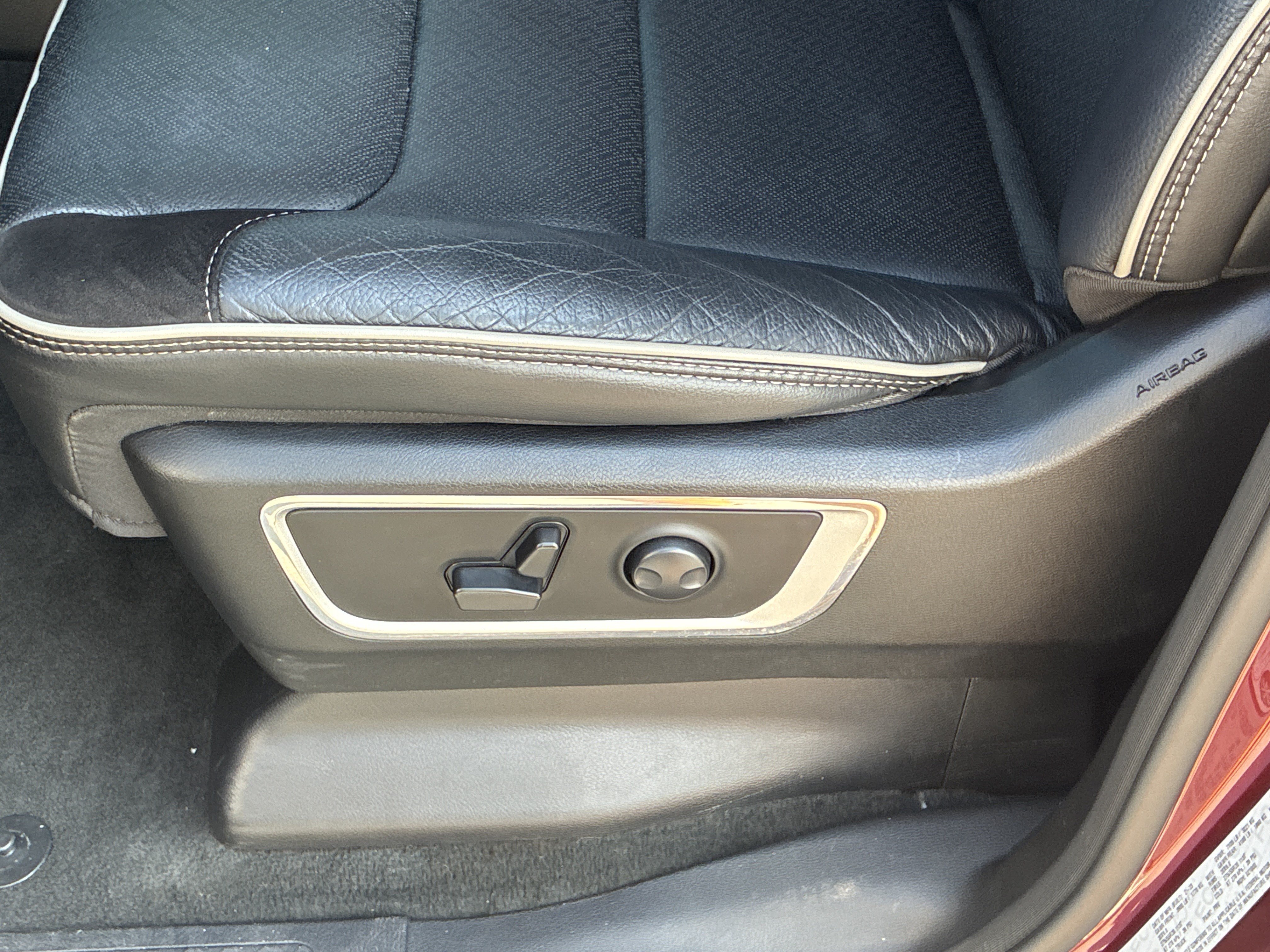 Used 2023 RAM 1500 Laramie AWD/4WD image 12