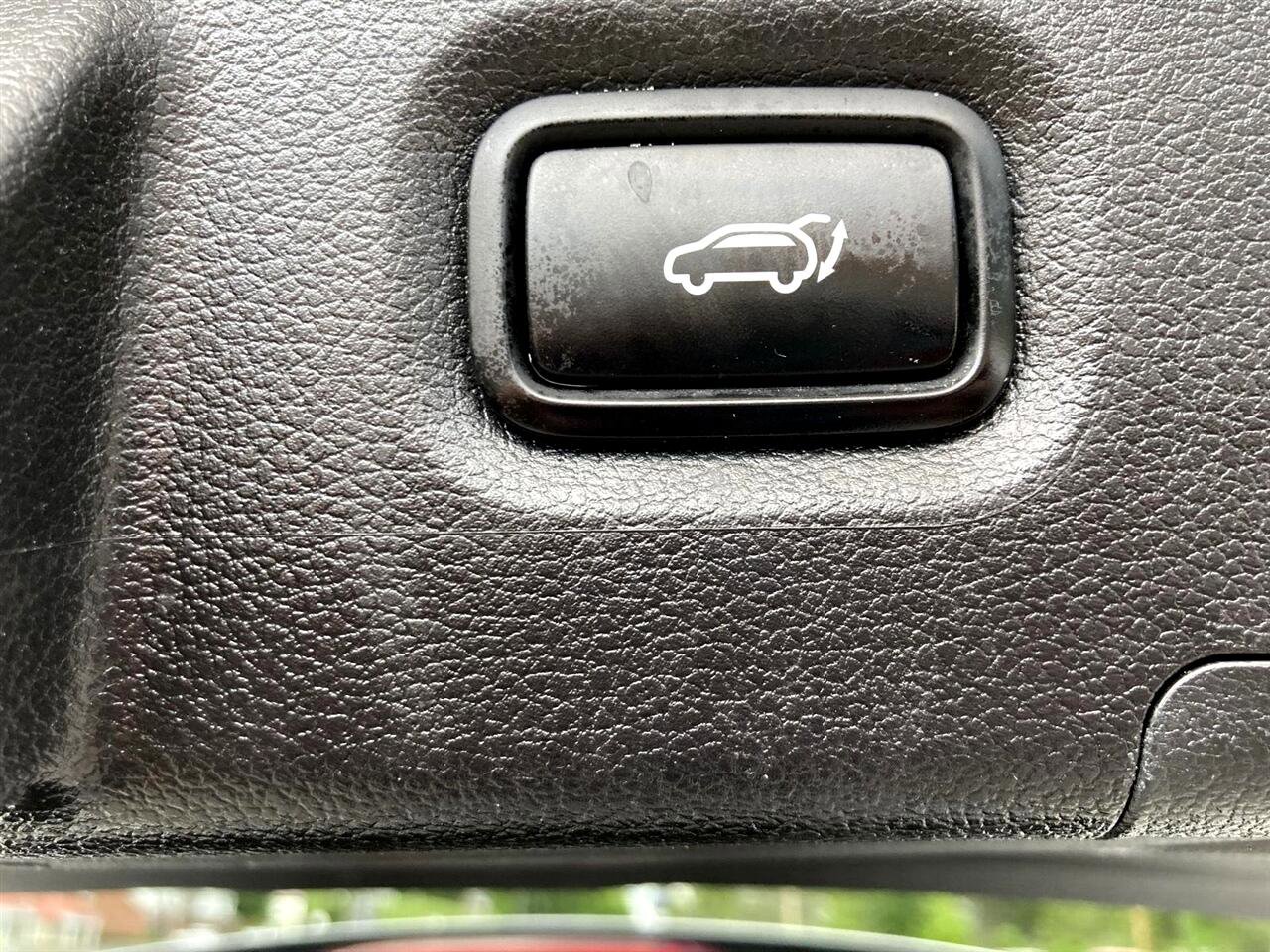 Used 2023 Hyundai Santa Fe Limited image 46