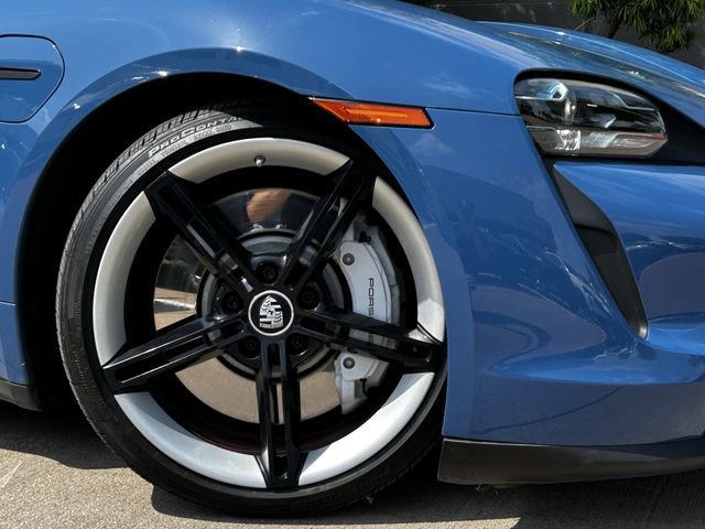 Used 2021 Porsche Taycan 4S w/ Premium Package image 10