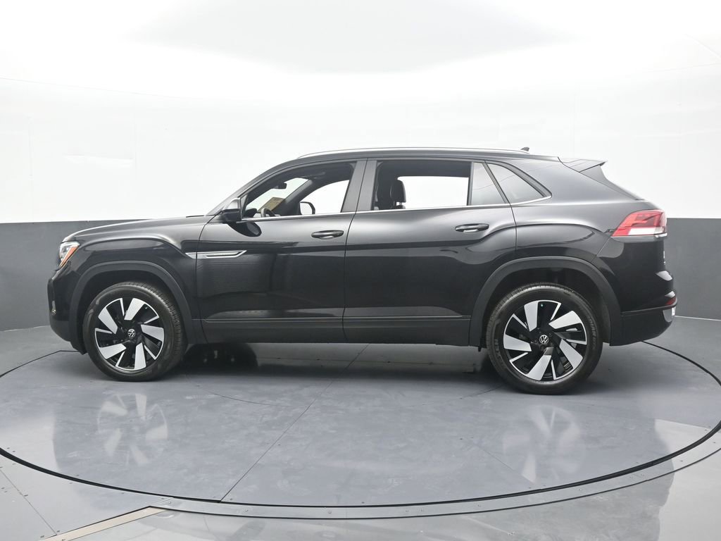 Used 2024 Volkswagen Atlas Cross Sport SE image 3