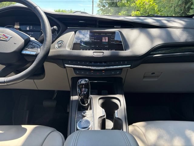 Certified 2023 Cadillac XT4 Premium Luxury w/ Enhanced Visibility Package AWD/4WD image 21