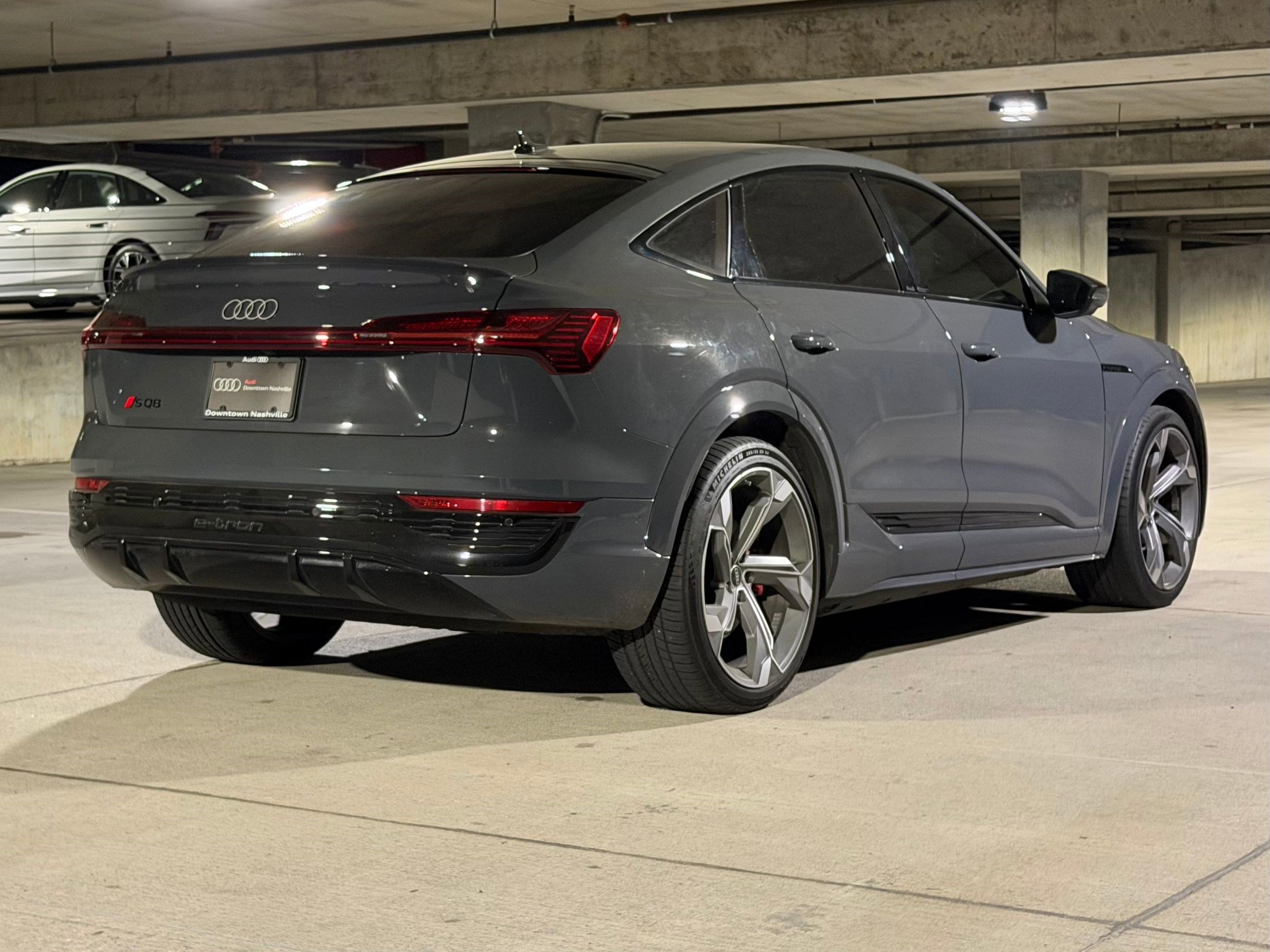 Used 2024 Audi SQ8 e-tron Premium Plus w/ Black Optic Package AWD/4WD image 9