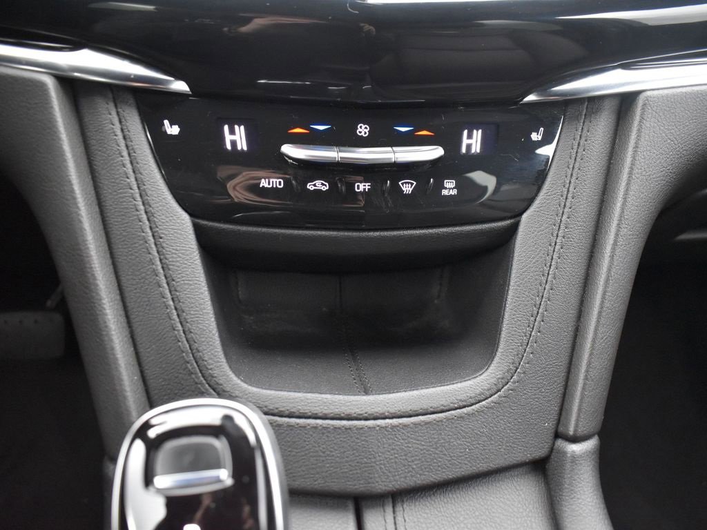 Used 2022 Cadillac XT6 Premium Luxury w/ Technology Package image 17