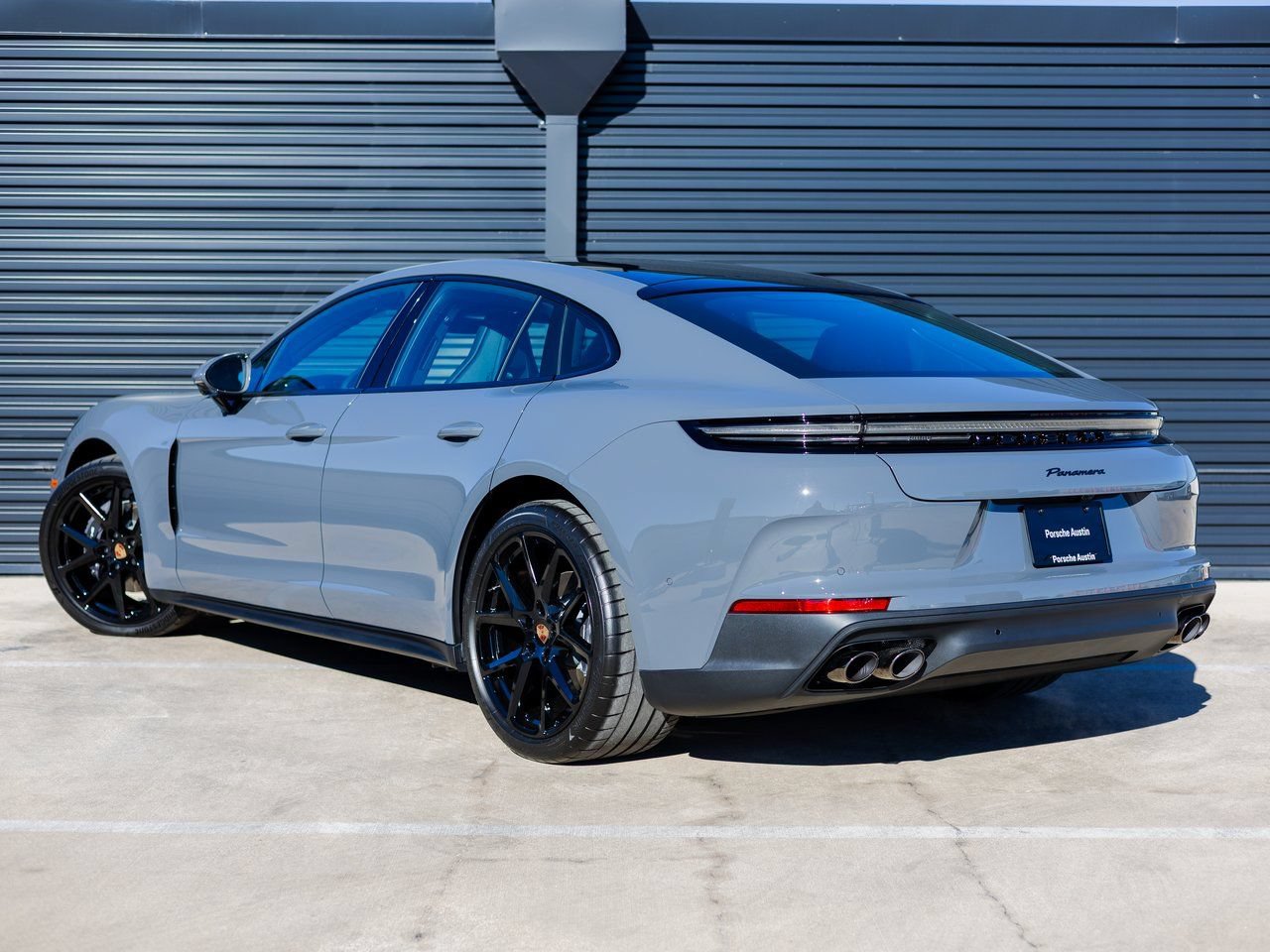 Used 2026 Porsche Panamera RWD image 3