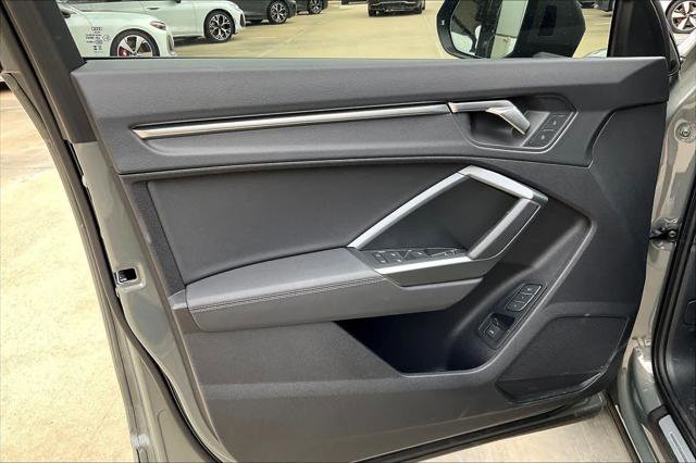 Certified 2025 Audi Q3 2.0T Premium w/ Convenience Package AWD/4WD image 22