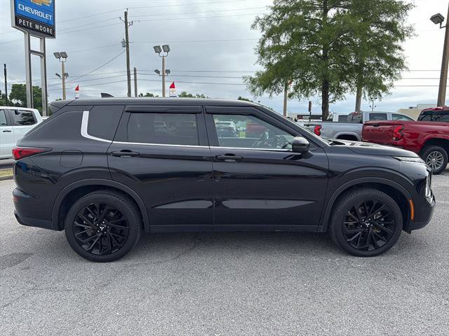 Used 2024 Mitsubishi Outlander SE Black Edition FWD image 4
