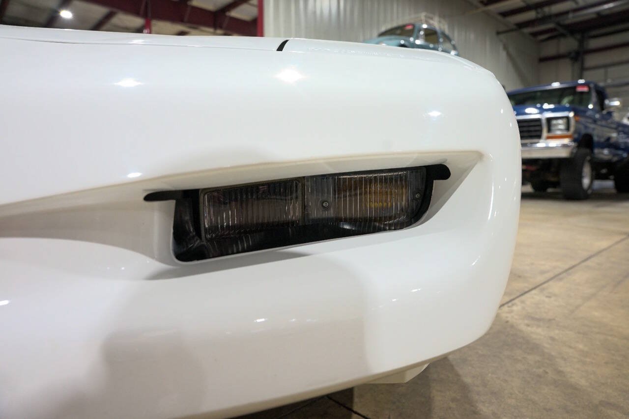 Used 1992 Pontiac Firebird Formula RWD image 36