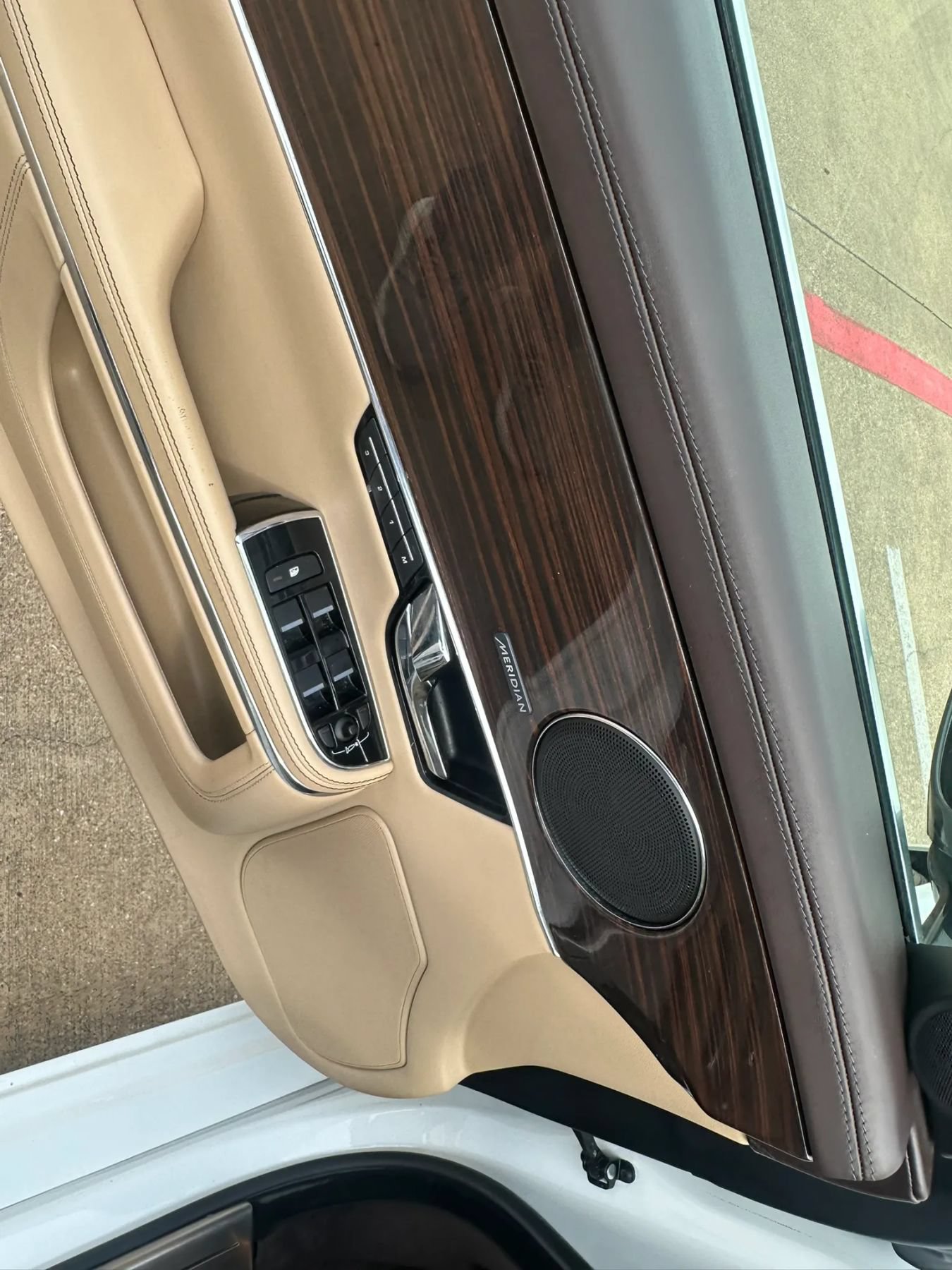 Used 2013 Jaguar XJ L Portfolio RWD image 34